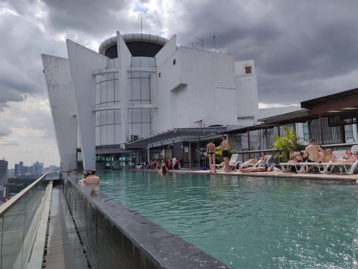 Starsbed Klcc Skyview Roof Pool Hostel Kuala Lumpur Kültér fotó