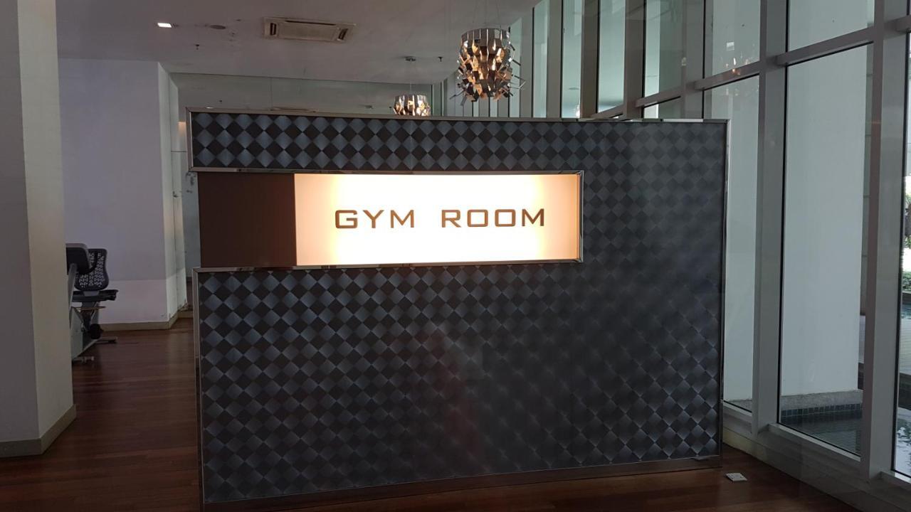 Starsbed Klcc Skyview Roof Pool Hostel Kuala Lumpur Kültér fotó