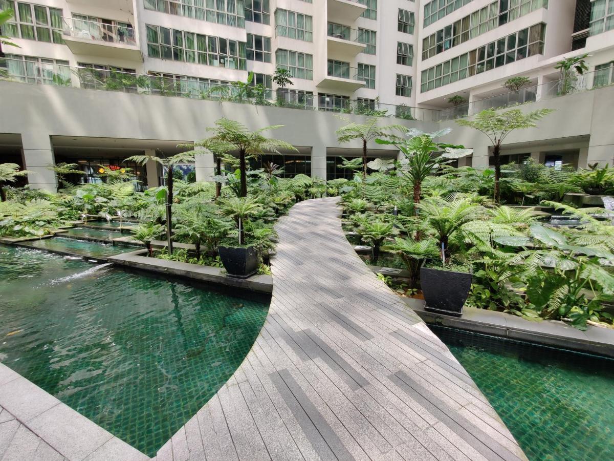 Starsbed Klcc Skyview Roof Pool Hostel Kuala Lumpur Kültér fotó