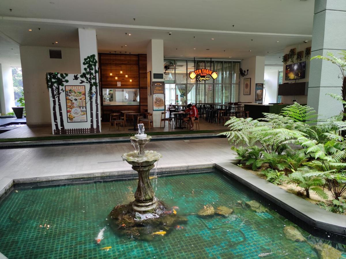Starsbed Klcc Skyview Roof Pool Hostel Kuala Lumpur Kültér fotó